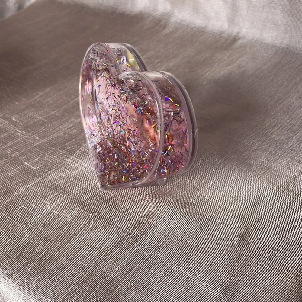 🐼 3/$25 NWT Heart shaped liquid glitter photo frame